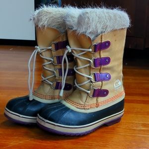 Kids Sorel classic waterproof snow boots